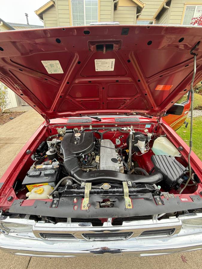 Nissan-hardbody-pickup-1996-12