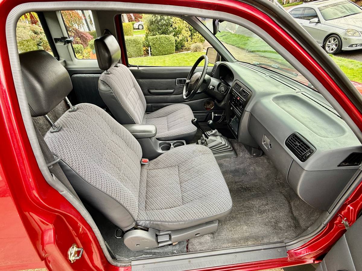 Nissan-hardbody-pickup-1996-9