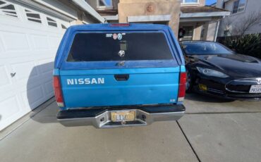 Nissan-hardbody-pickup-1996-custom-11