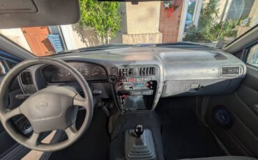 Nissan-hardbody-pickup-1996-custom-13