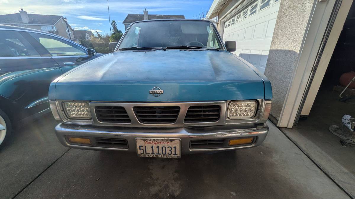 Nissan-hardbody-pickup-1996-custom-22