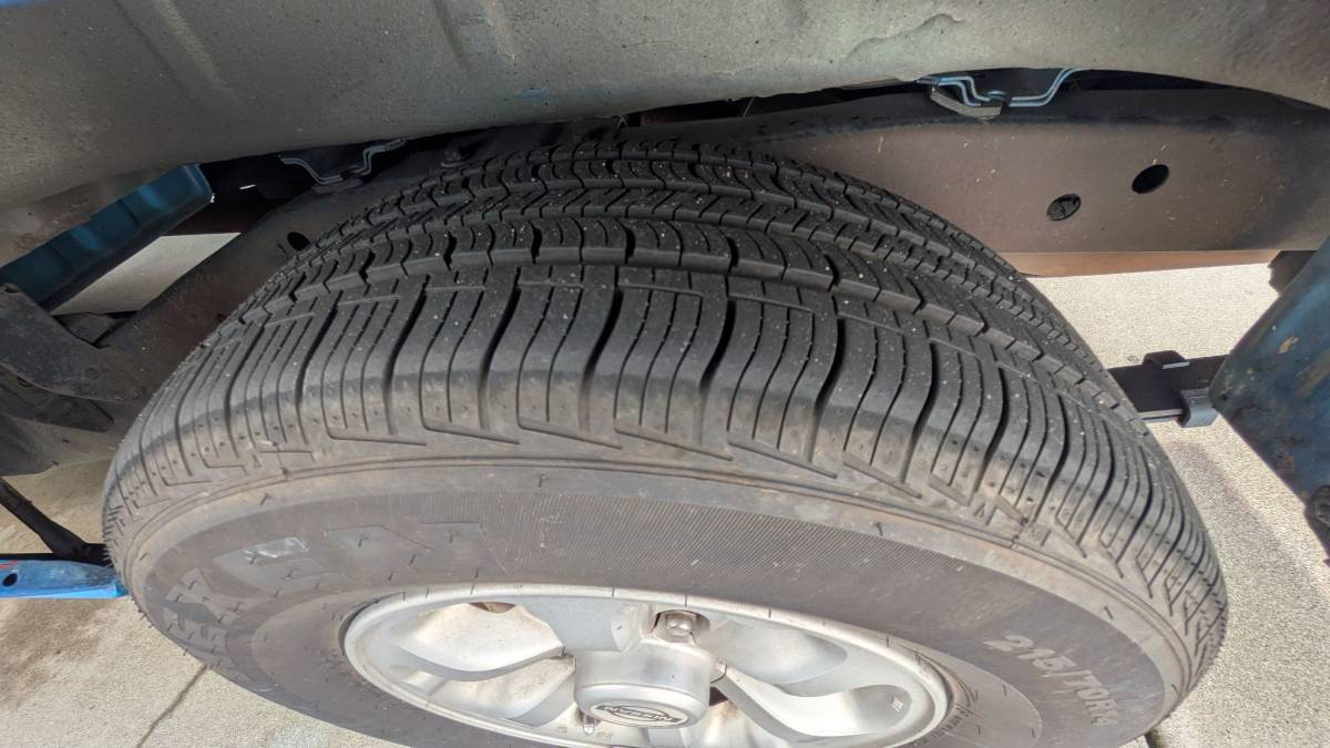 Nissan-hardbody-pickup-1996-custom-8