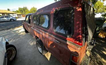 Nissan-hardbody-pickup-extended-cab-5-speed-1984-brown-1