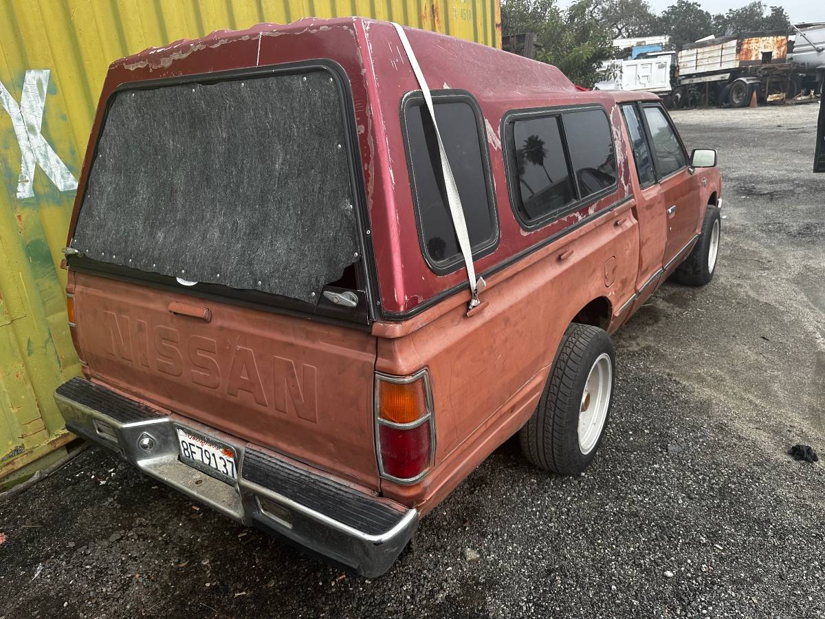 Nissan-hardbody-pickup-extended-cab-5-speed-1984-brown-2
