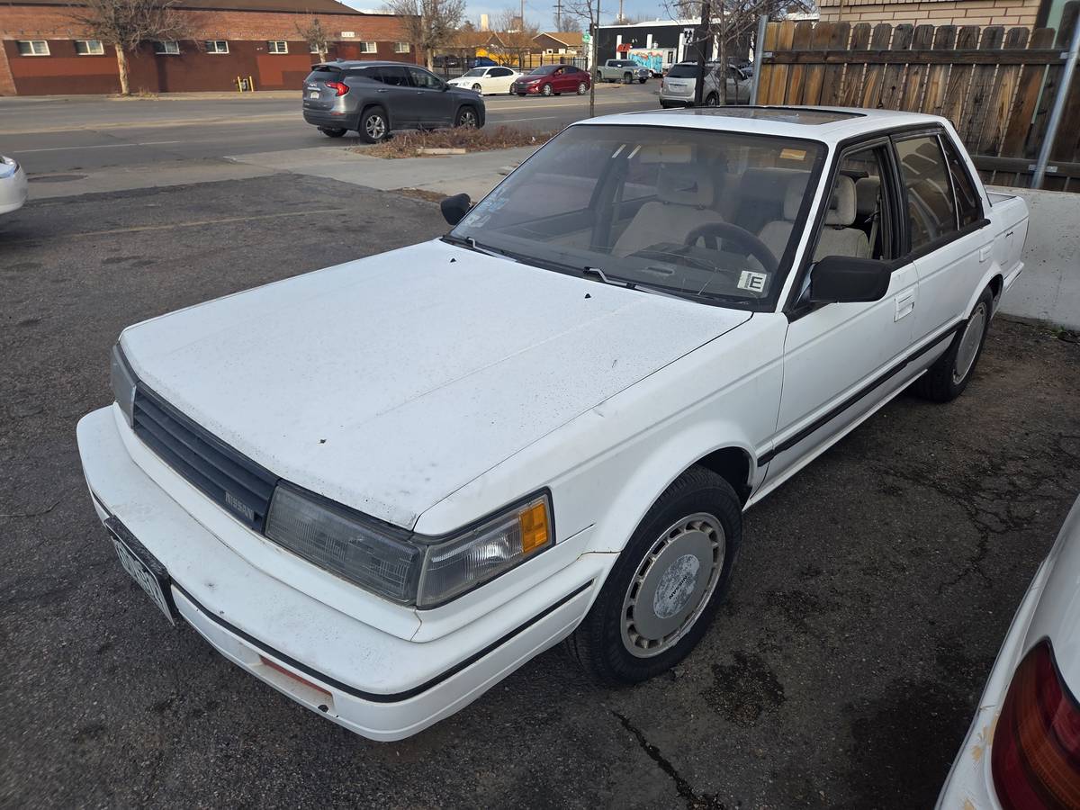 Nissan-maxima-1987