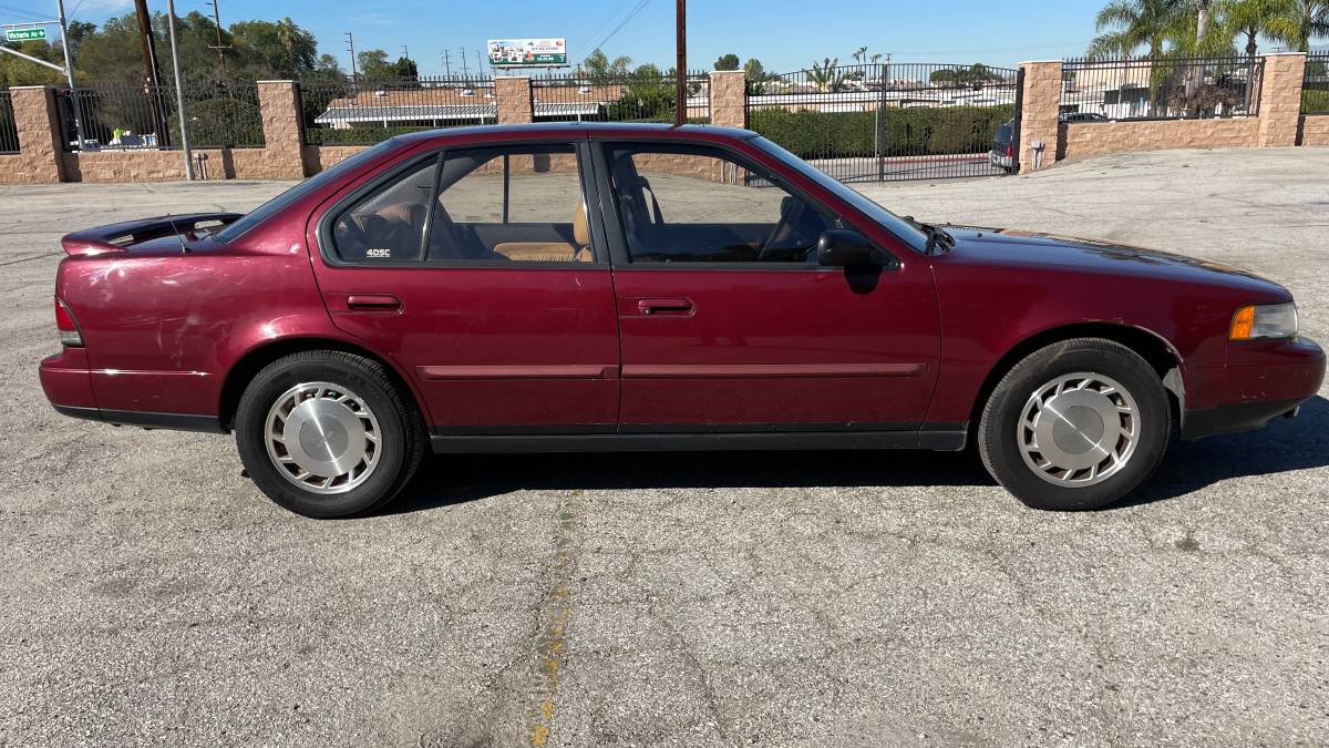 Nissan-maxima-se-1991-custom-3