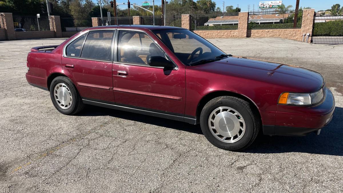 Nissan-maxima-se-1991-custom-4