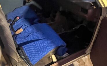 Nissan-mini-truck-1986-yellow-2