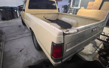 Nissan-mini-truck-1986-yellow-8