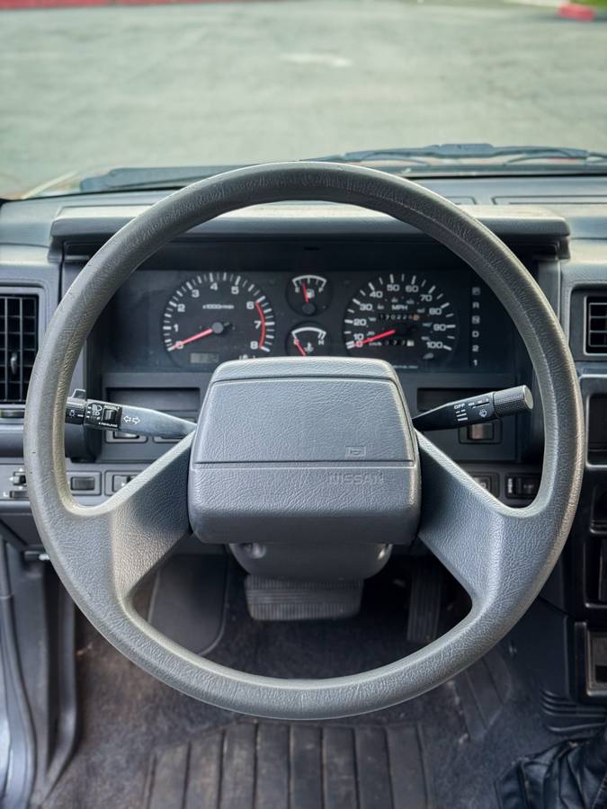 Nissan-pathfinder-1993-grey-13