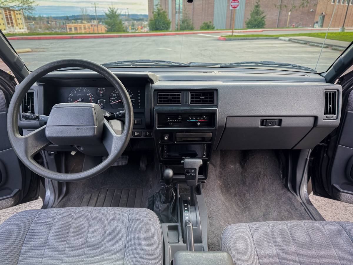 Nissan-pathfinder-1993-grey-14