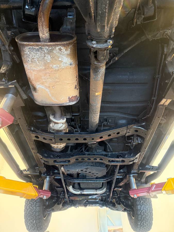 Nissan-pathfinder-1993-grey-17