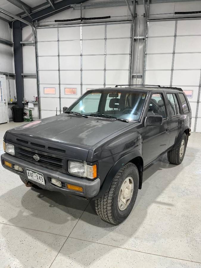 Nissan-pathfinder-1994-brown-2
