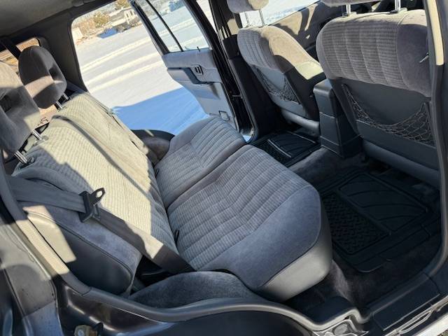 Nissan-pathfinder-sv-1993-grey-13