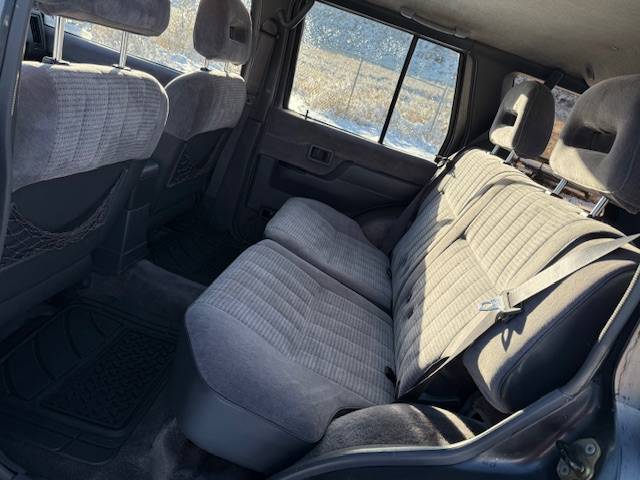 Nissan-pathfinder-sv-1993-grey-22