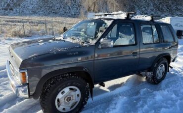 Nissan-pathfinder-sv-1993-grey