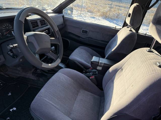 Nissan-pathfinder-sv-1993-grey-3