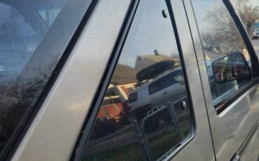 Nissan-pathfinder-xe-4x4-1987-grey-10