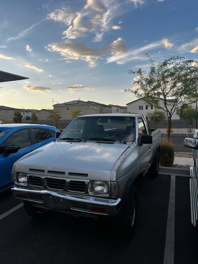 Nissan-pick-up-1994-1