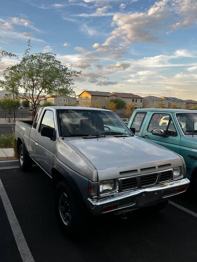 Nissan-pick-up-1994-3