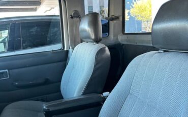 Nissan-pick-up-1994-7