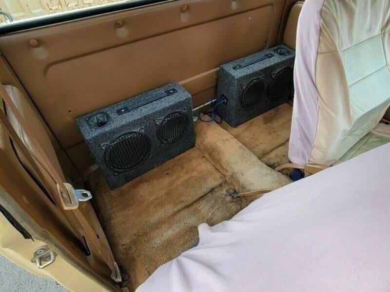 Nissan-pickup-1985-12