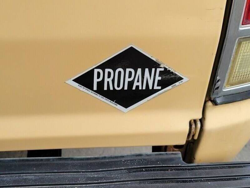 Nissan-pickup-1985-17