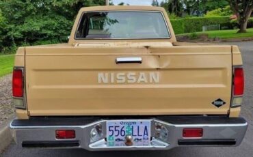 Nissan-pickup-1985-8
