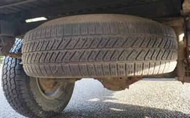 Nissan-pickup-1985-grey-9