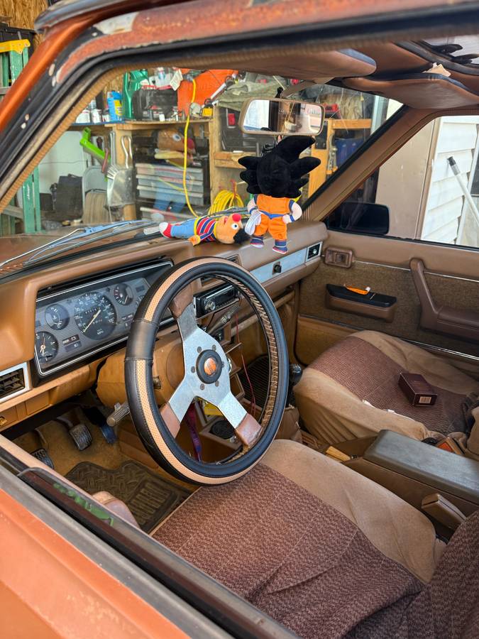 Nissan-pickup-1985-orange-1