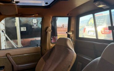 Nissan-pickup-1985-orange-2