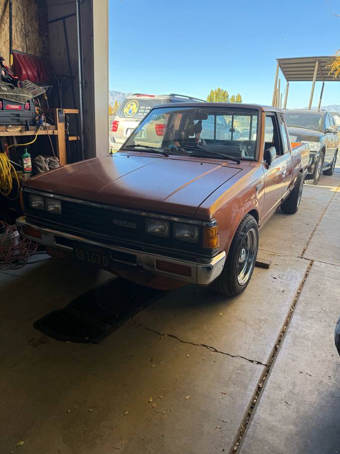 Nissan-pickup-1985-orange-6