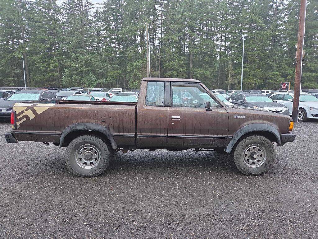 Nissan-pickup-1986-brown-12