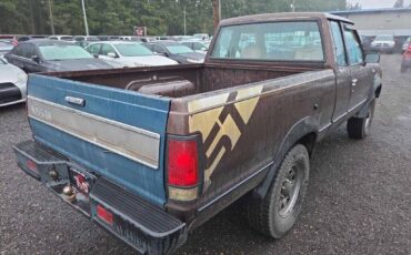 Nissan-pickup-1986-brown-2