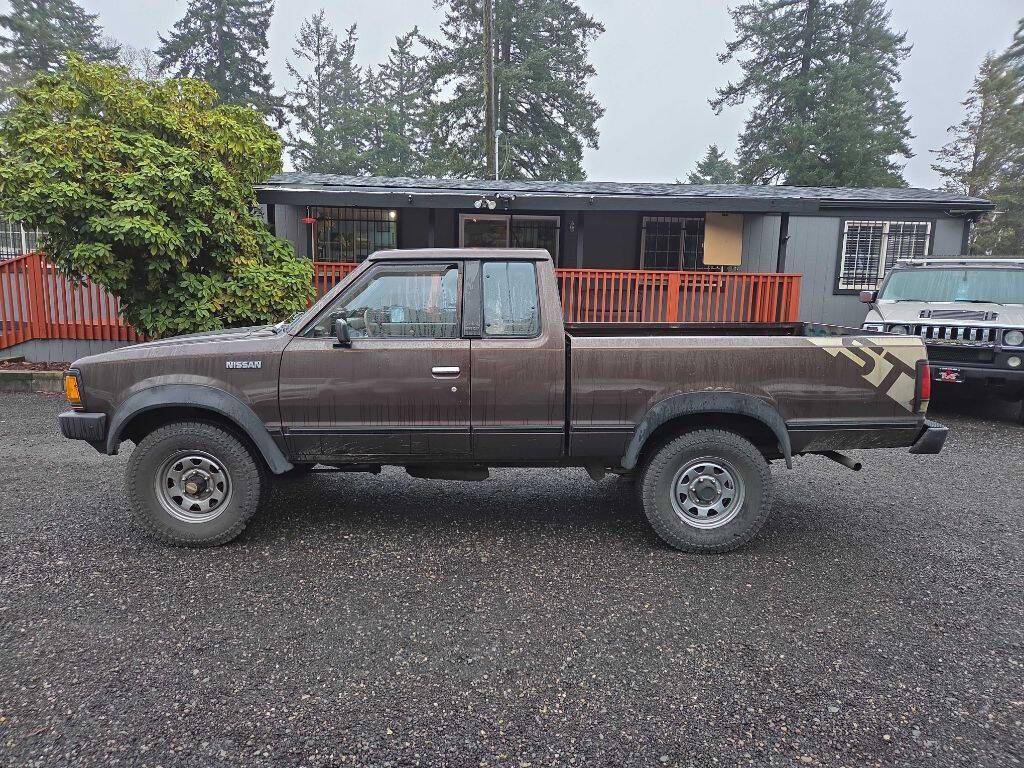 Nissan-pickup-1986-brown-7