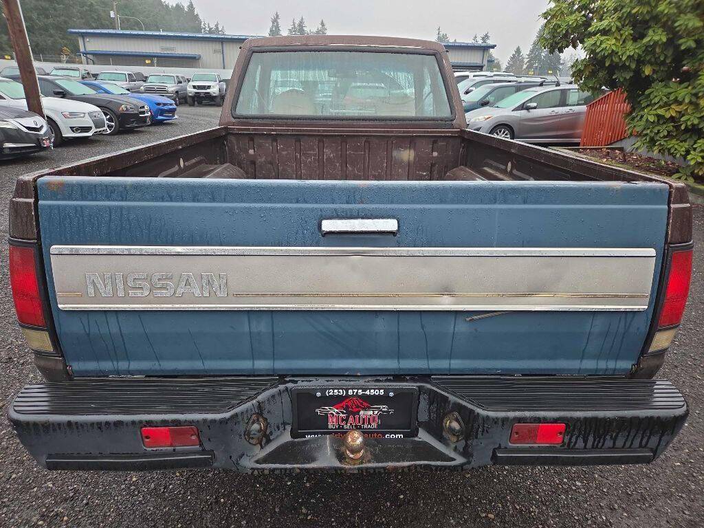 Nissan-pickup-1986-brown-8