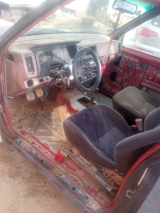 Nissan-pickup-1990-3