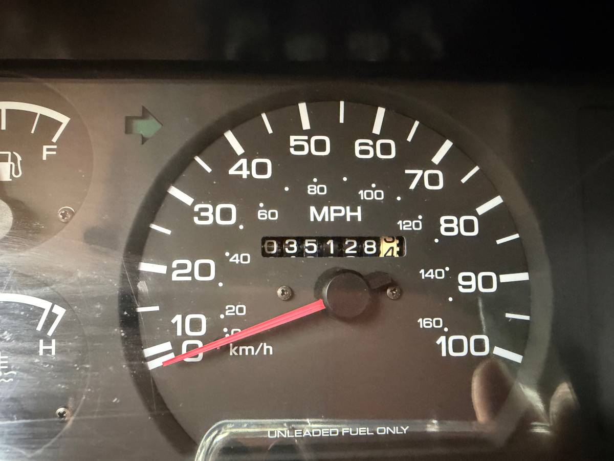 Nissan-pickup-base-short-bed-1993-red-17