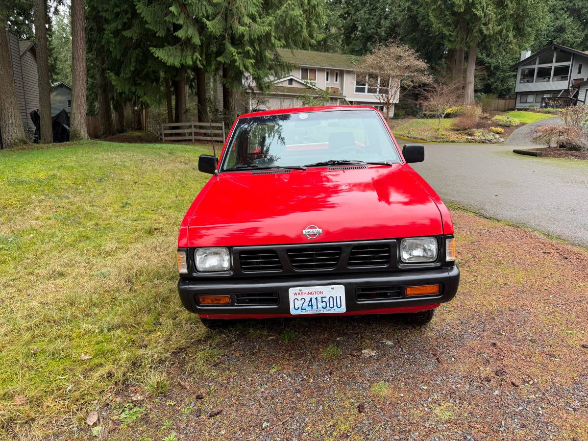 Nissan-pickup-base-short-bed-1993-red-6