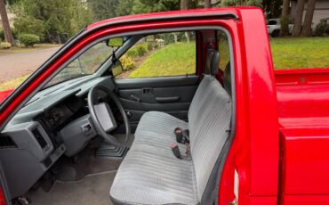 Nissan-pickup-regular-cab-hard-body-1993-red-3