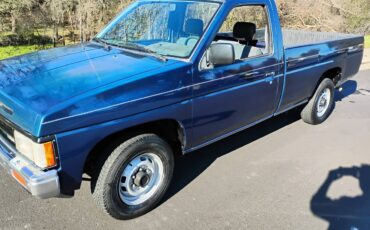 Nissan-pickup-truck-1989-1