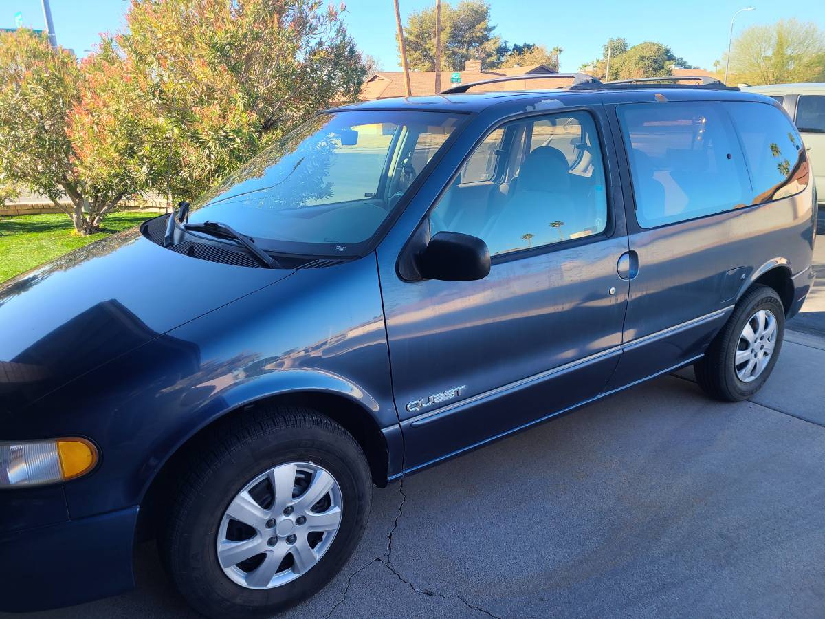 Nissan-quest-xe-1996-blue-1