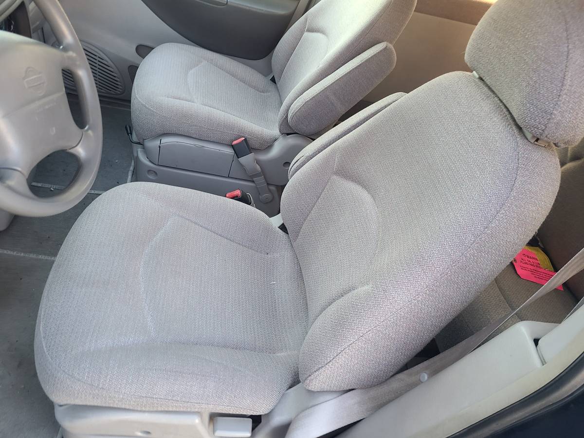 Nissan-quest-xe-1996-blue-7