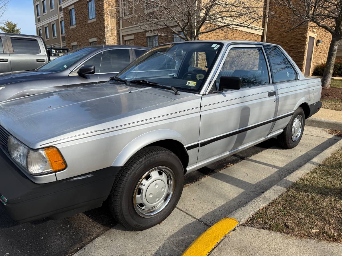 Nissan-sentra-1989-grey-2