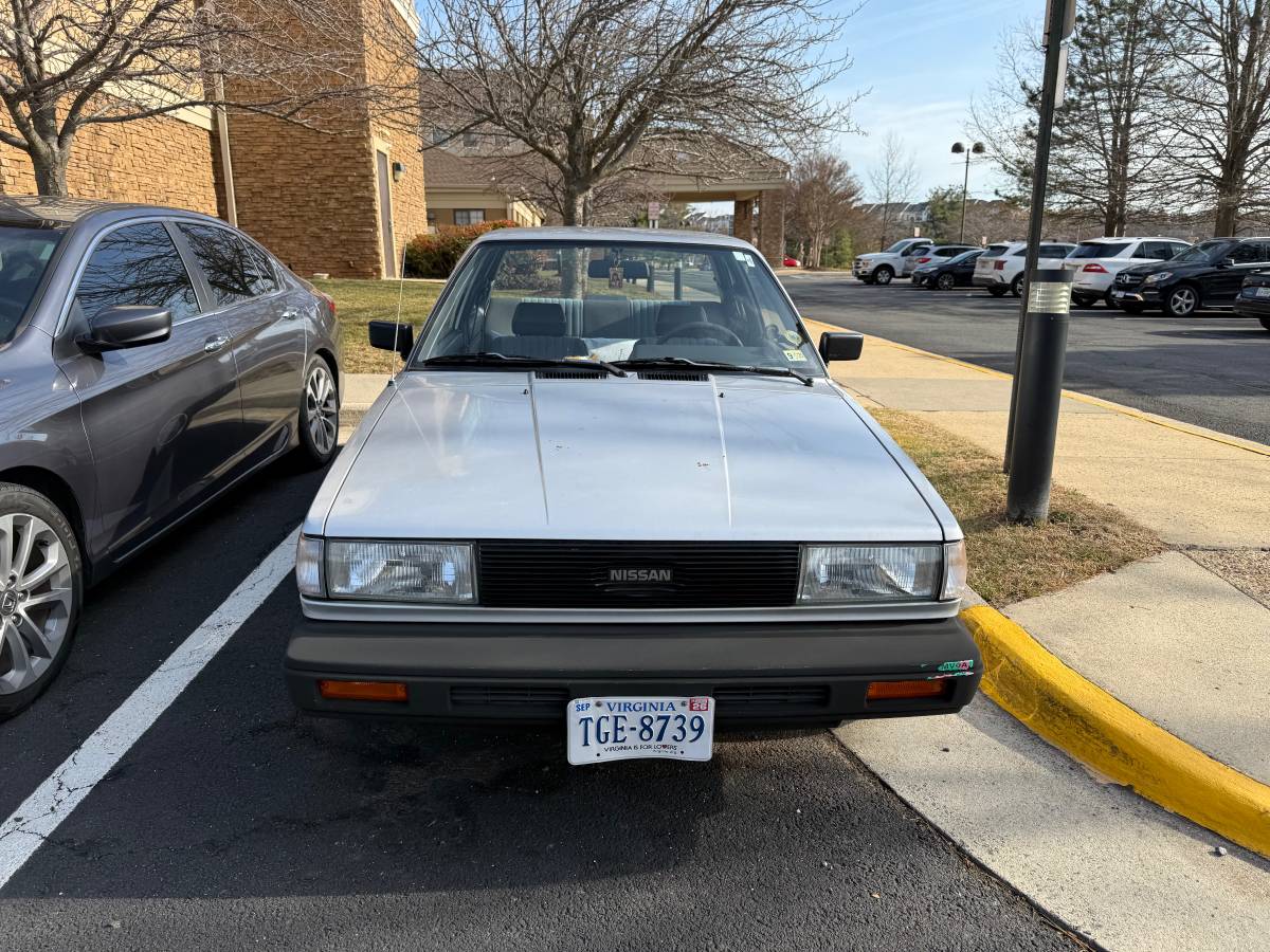Nissan-sentra-1989-grey
