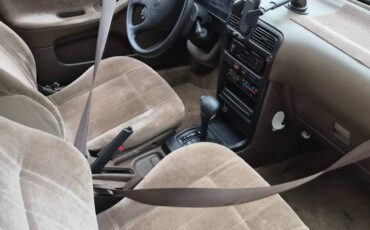 Nissan-sentra-1994-3