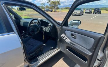 Nissan-skyline-1996-silver-10