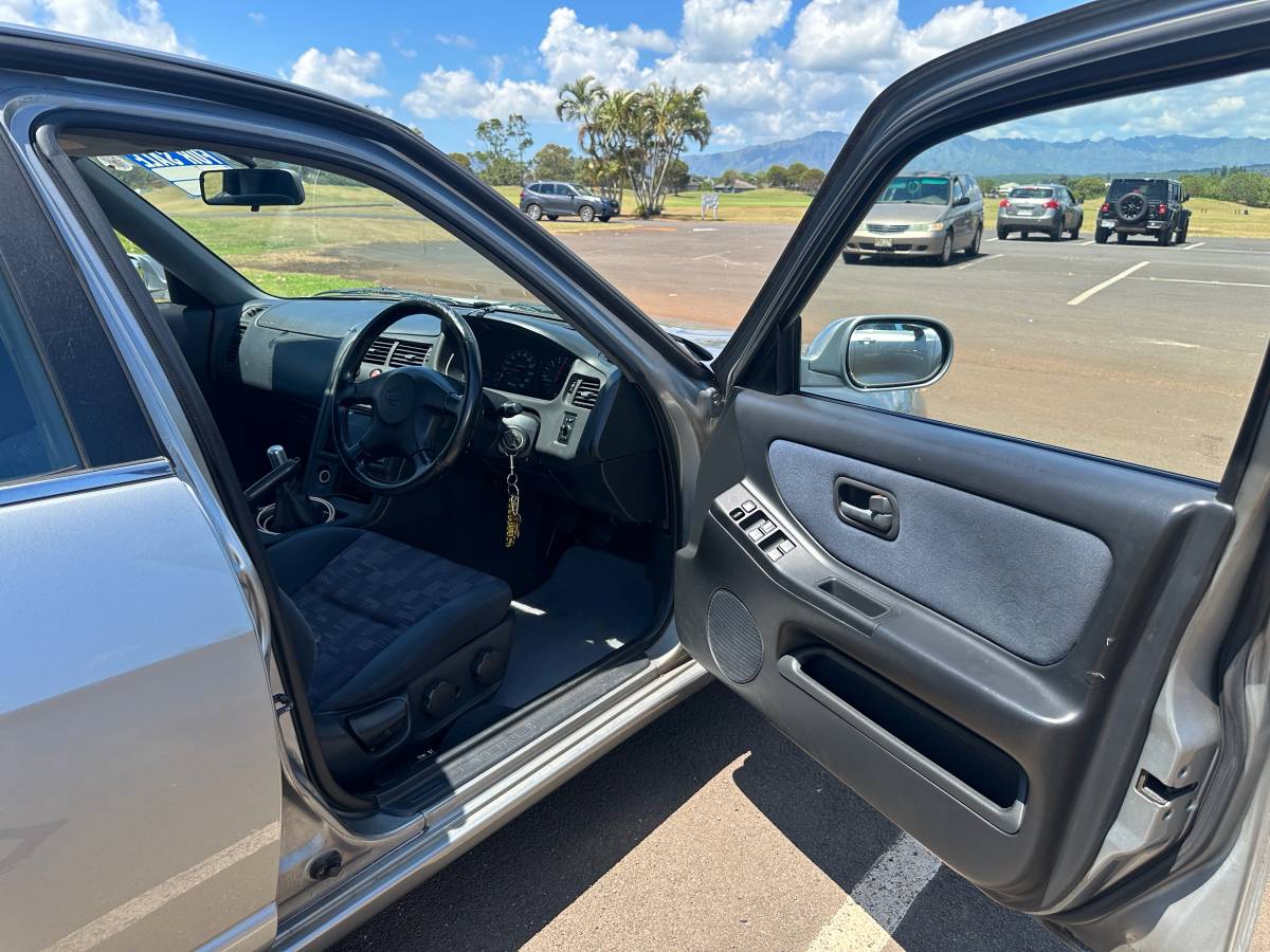 Nissan-skyline-1996-silver-10