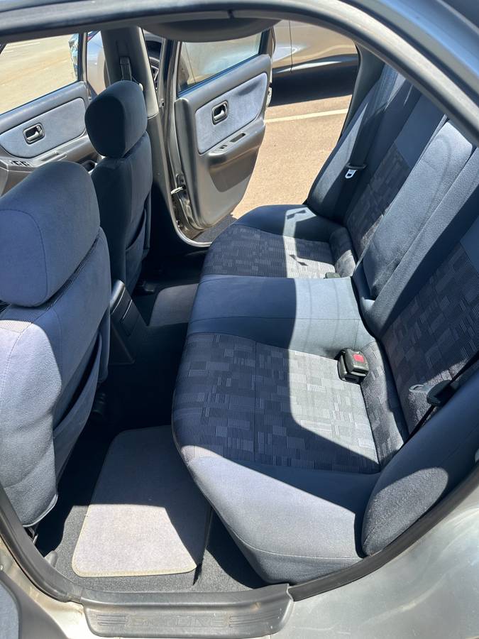 Nissan-skyline-1996-silver-13