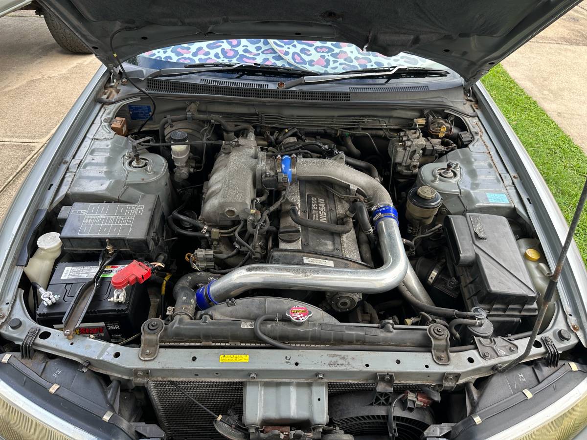 Nissan-skyline-1996-silver-3